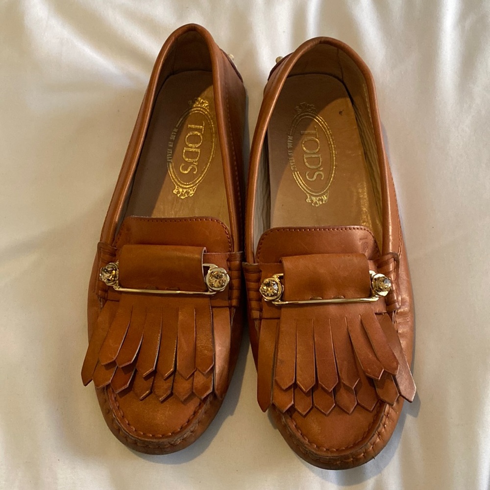 TOD’S shoes in brown size 36 1/2. Great condition!